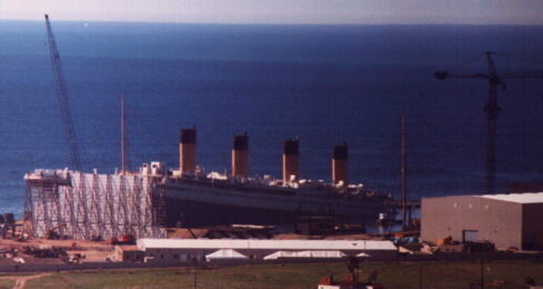 TITANIC-PRODUCTION.JPG (20714 bytes)