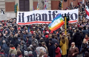 Alla manifestazione per la liberazione di Giuliana Sgrena