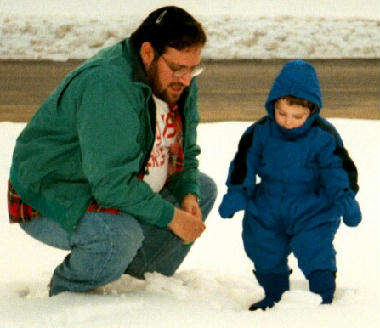 Ari and Daddy in snow