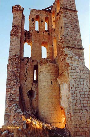 Torre de la Iglesia de San Juan (s. XVI) en su estado actual. Tamariz de Campos