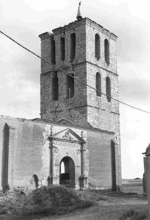 Torre y portada de la Iglesia de San Juan (siglo XVI)