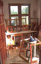 Antigua Arts: Rustic Art -Frames & Design Studio.