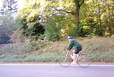 ERIC ON BIKE 3 (32247 bytes)