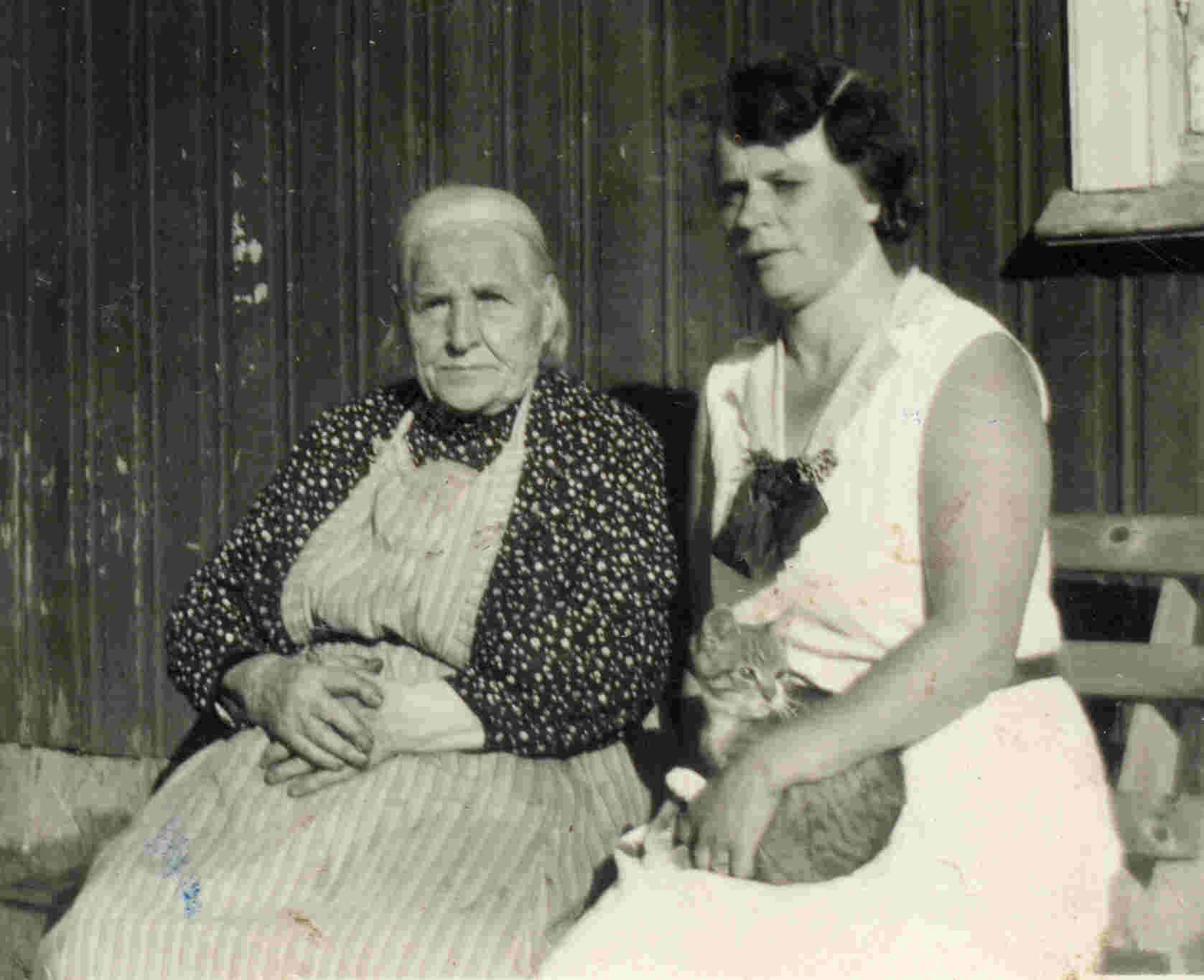 My wifes great aunt and unidentified daughter in law.