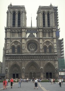 Notre_Dame1_Midtbillede.jpg (20996 bytes)