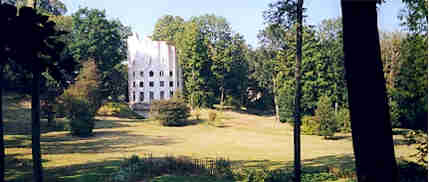 Monsieur de Monville's famous Column House at the Desert de Retz. Click to view more photographs.