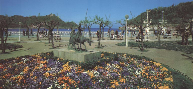 Paseo de la Concha y monte Igueldo (Donostia-San Sebastin)