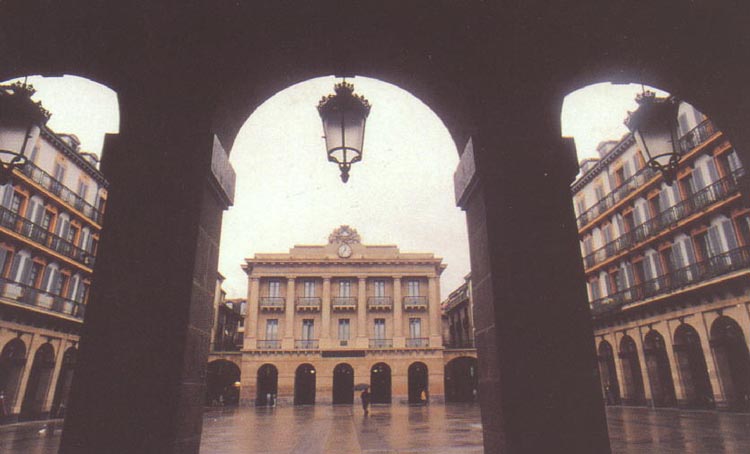 Plaza de la Constitucin - Biblioteca Municipal