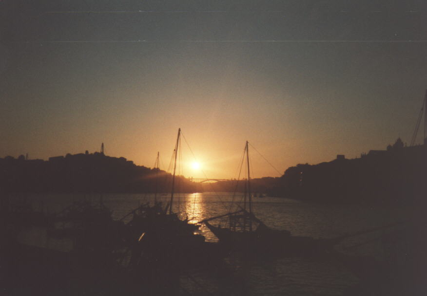 Crepsculo sobre el ro Duero (Oporto)