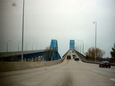 This Bridge in New York is a torture. How I hate heights!!