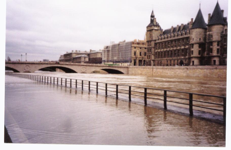 eiffel_tower