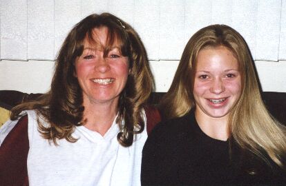 mom&jennifer.jpg (22728 bytes)