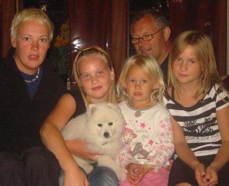 Goliat trivs med uppmrksamheten hemma hos familjen Wennerlund i Tullinge