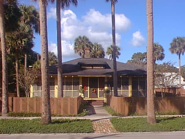 628 Emmett Street -- A Craftsman Bungalow style house