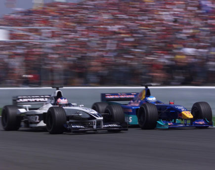 Jenson overtakes Mika Salo's Sauber, Germany 2000