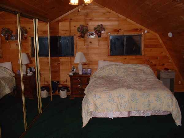 cabin6.jpg (18K)