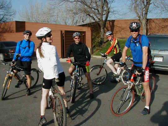 pre-ride_group_shot.JPG (35775 bytes)