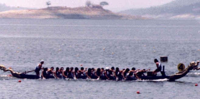 Paddling a full sized dragon boat!