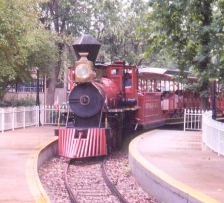 SFStL-7-2-00-Train.jpg (63769 bytes)