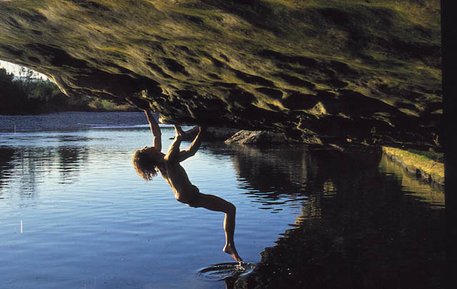 Jochen Lenfert bouldering at the swimming hole