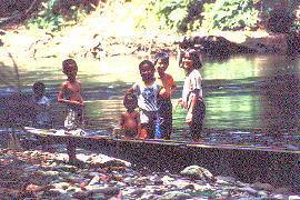 Longhouse children (23.8KB)