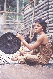 Iban woman (16.8KB)