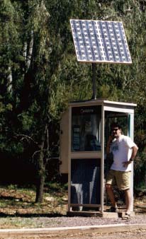 solarphone.JPG (24216 bytes)