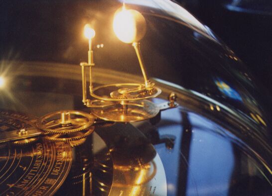 The model is also a Lunarium...