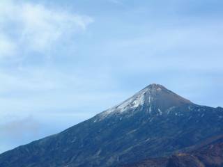 [Pico del Teide nevado]