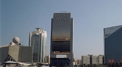 dubaibldg1.jpg (96867 bytes)