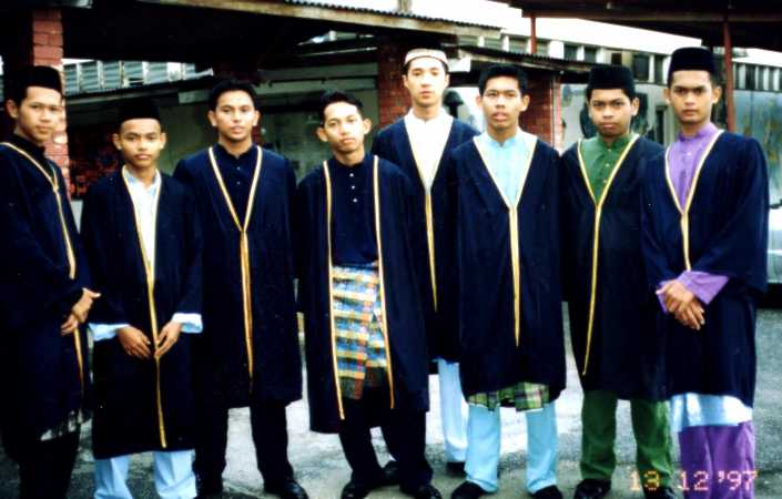 graduasi2.JPG (139822 bytes)