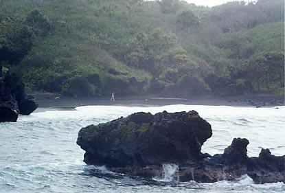 r2hana Black Sand Beach