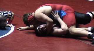 Hvy Tom Ede pins opponent