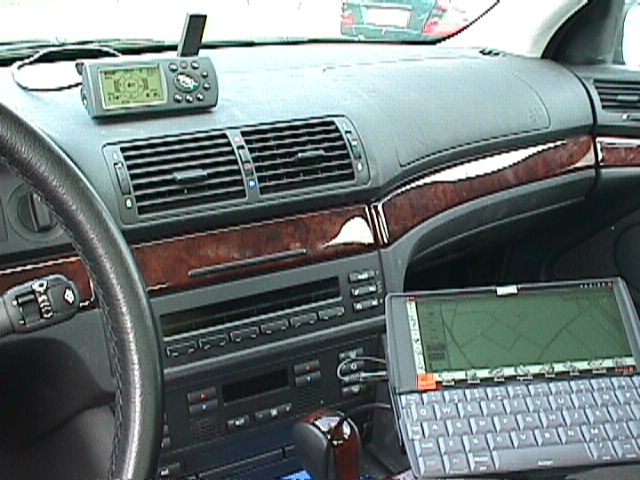 overview_in_car.jpg (64683 bytes)