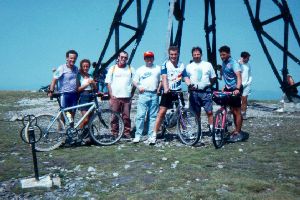 Subida al Gorbea con Edorta y Javi. Miren, Miguel, Jesus y Alberto subieron andando