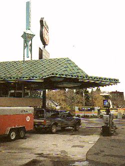 [roof overhang detail]