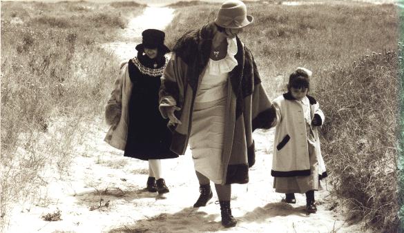 Mary and her 2 daughters Desiree and Melodyelisa.