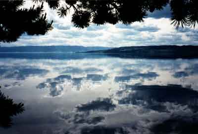 Lake Mjosa like a mirror