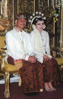 Oddi & Ditta's wedding ceremony. Click for detail!