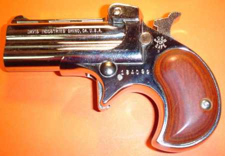 Davis  Model DM-22 - 22MAG Derringer Ser#462430