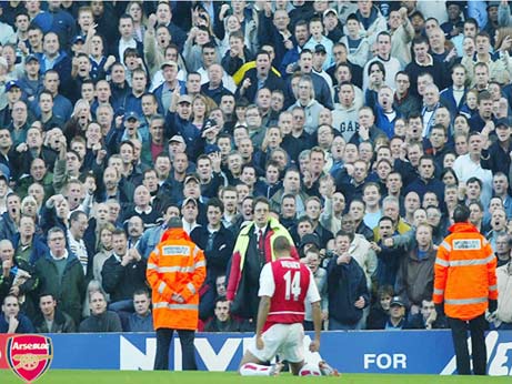 Thierry Henry v Spurs fans