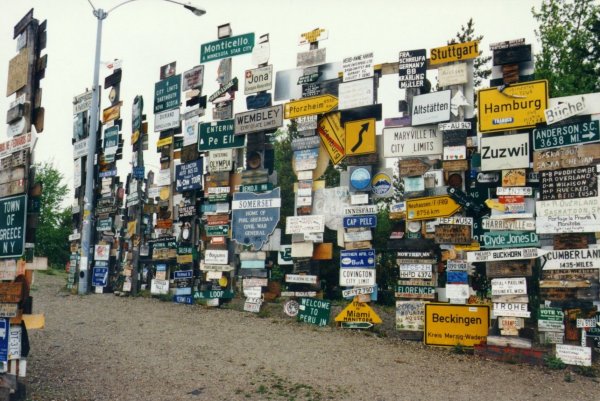 signpost1_600x401.jpg