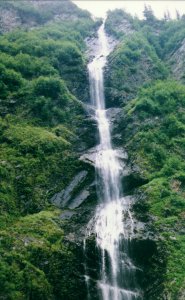 waterfalls_near_valdez.jpg