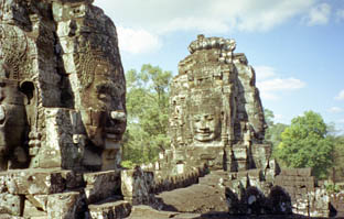 C28 - Bayon Heads