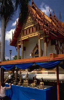 Washing of the Buddhas at New Year