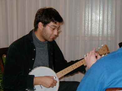 Another banjo lesson for Alejandro