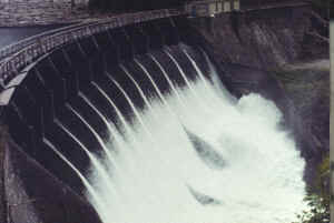 Ocean Falls dam and falls (6936 bytes)