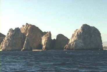 Cabo San Lucas rocks (8518 bytes)