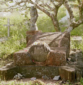 Paul Gaugin grave, Hiva Oa (17857 bytes)