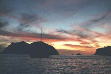 Sunset at anchor in Isla Guadeloupe (8337 bytes)